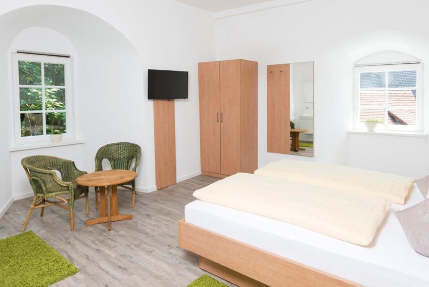 Hotel Garni Burg Waldenstein Rudersberg Eksteriør bilde